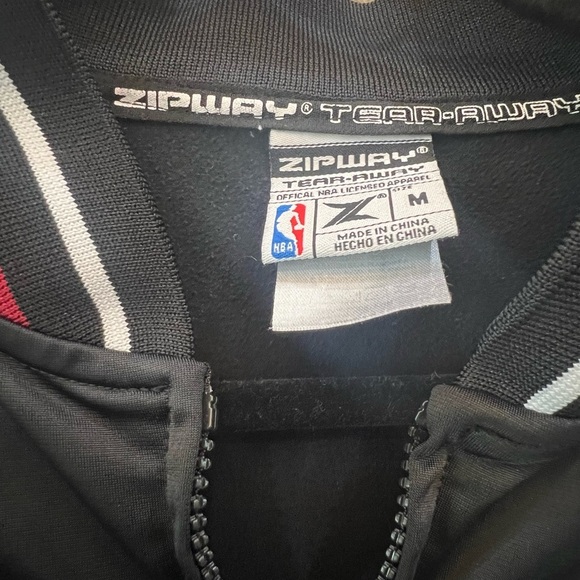 Cleveland Cavaliers NBA Zipaway Jacket - Picture 4 of 4